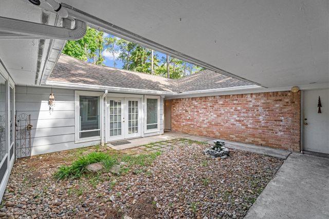 25319 Old Carriage Lane, Spring, TX 77373