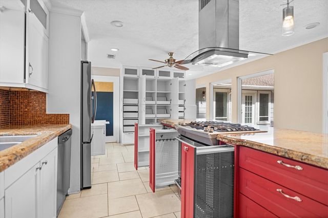 25319 Old Carriage Lane, Spring, TX 77373