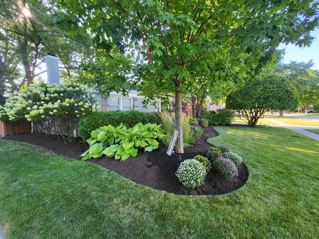 737 Deerpath Drive, Deerfield, IL 60015
