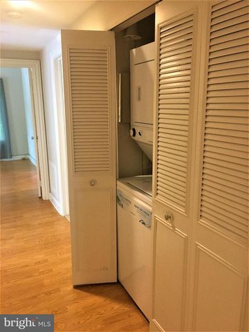 6060 CALIFORNIA CIR #110, Rockville, MD 20852