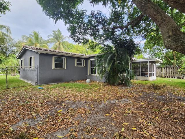 6570 Thomas Street -, Hollywood, FL 33024