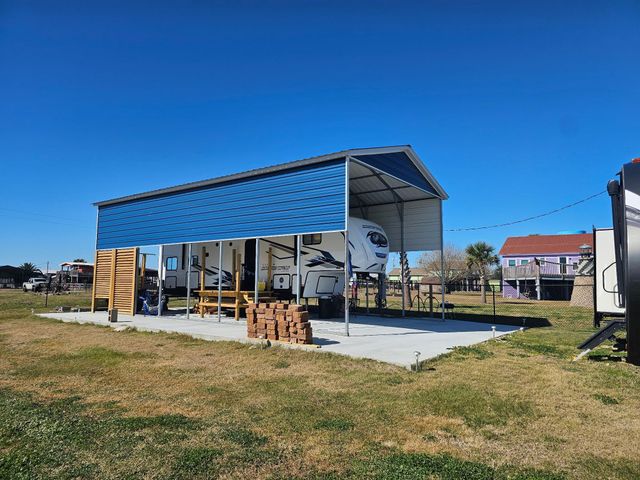 915 W Verdia Drive, Port Bolivar, TX 77650