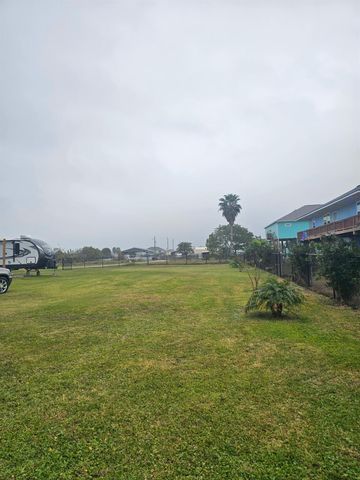 915 W Verdia Drive, Port Bolivar, TX 77650