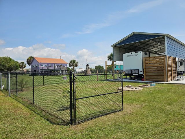 915 W Verdia Drive, Port Bolivar, TX 77650