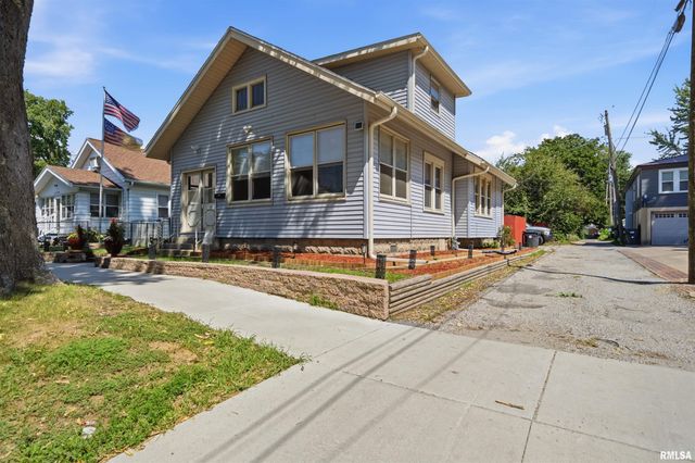 606 S 10TH Street, Pekin, IL 61554
