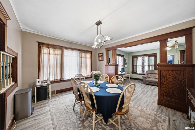 606 S 10TH Street, Pekin, IL 61554