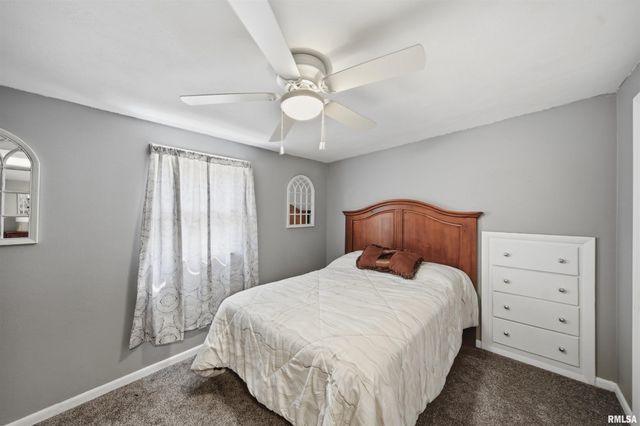 606 S 10TH Street, Pekin, IL 61554