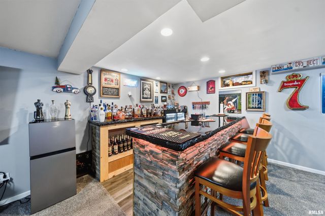 606 S 10TH Street, Pekin, IL 61554