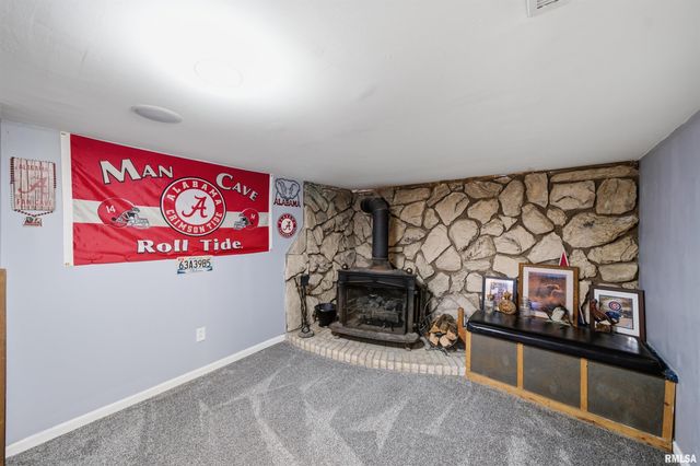 606 S 10TH Street, Pekin, IL 61554