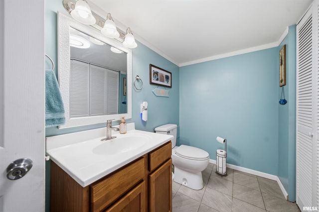 606 S 10TH Street, Pekin, IL 61554