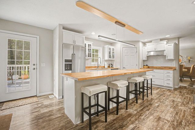 8195 Frie Avenue, Oshtemo Twp, MI 49009