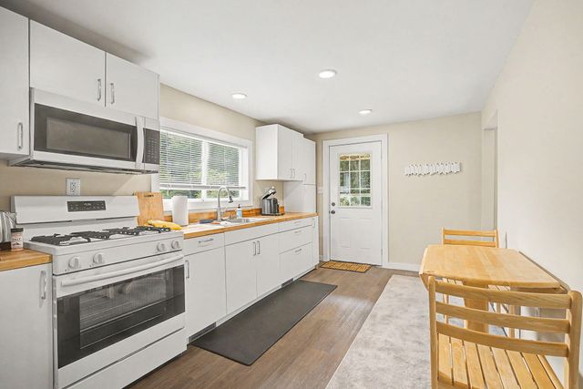 8195 Frie Avenue, Oshtemo Twp, MI 49009