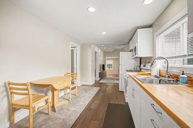 8195 Frie Avenue, Oshtemo Twp, MI 49009