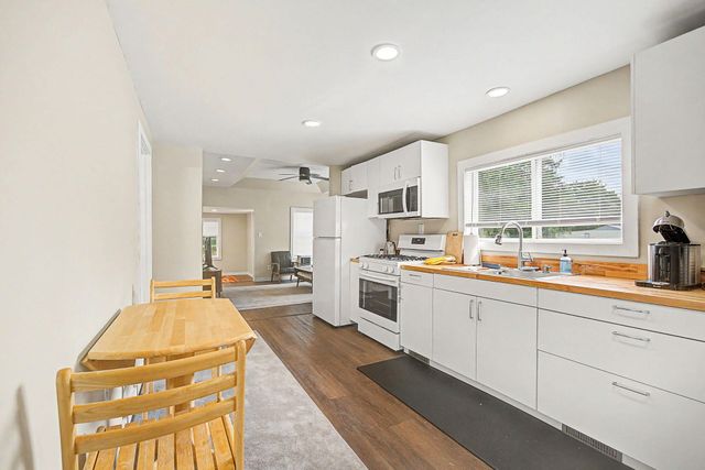 8195 Frie Avenue, Oshtemo Twp, MI 49009