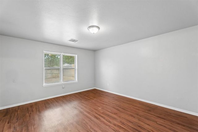 5517 NW 112th Street, Oklahoma City, OK 73162