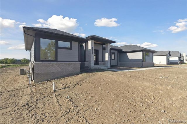 30060 Hickey Road, Chesterfield, MI 48051