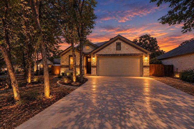 181 Augusta DR, Wimberley, TX 78676