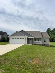 142 Dove Meadows Lane, Statesville, NC 28625