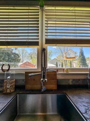 241 8th Avenue, Clay City, KY 40312