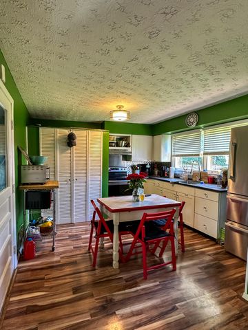 241 8th Avenue, Clay City, KY 40312