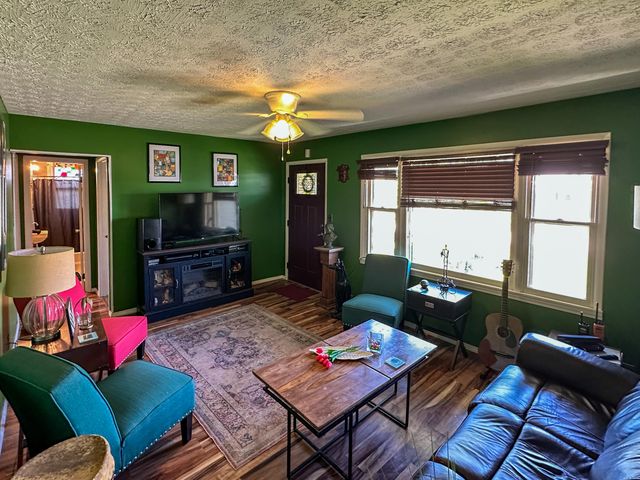 241 8th Avenue, Clay City, KY 40312