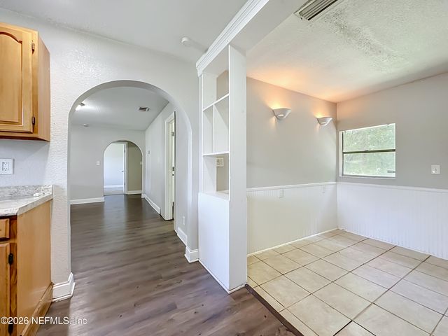 3811 SPRING PARK Road, Jacksonville, FL 32207