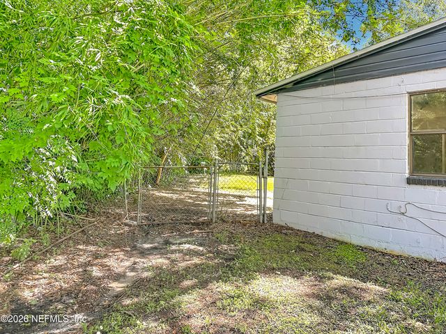 3811 SPRING PARK Road, Jacksonville, FL 32207