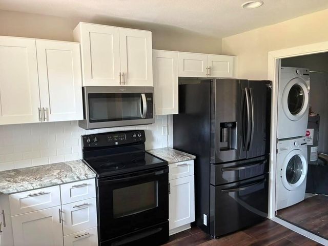 9815 Rocky Hollow Road, La Porte, TX 77571