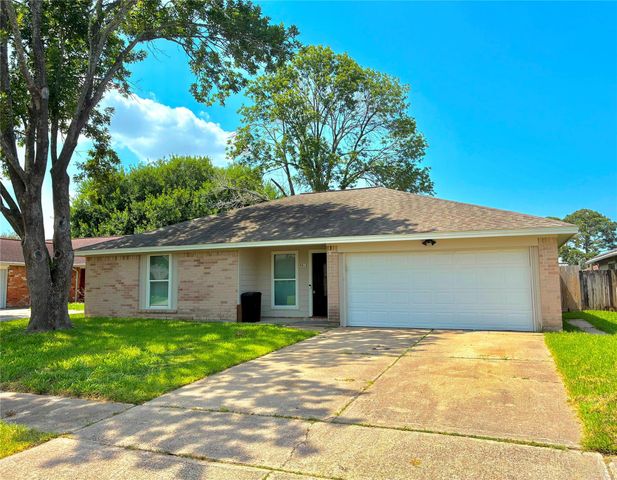 9815 Rocky Hollow Road, La Porte, TX 77571
