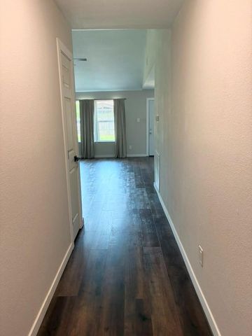 9815 Rocky Hollow Road, La Porte, TX 77571