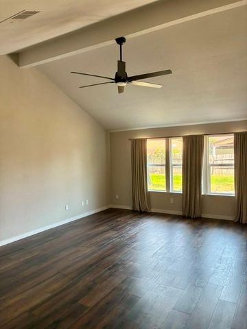 9815 Rocky Hollow Road, La Porte, TX 77571