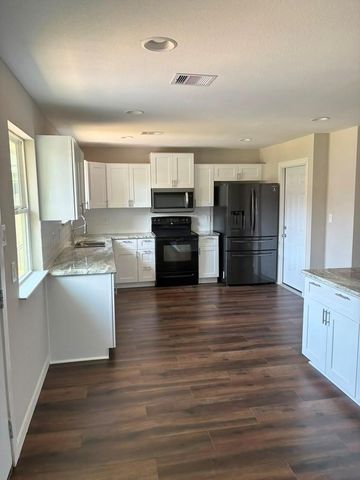9815 Rocky Hollow Road, La Porte, TX 77571