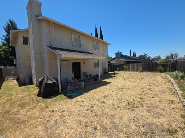 2715 Dogwood Ct, Stockton, CA 95210