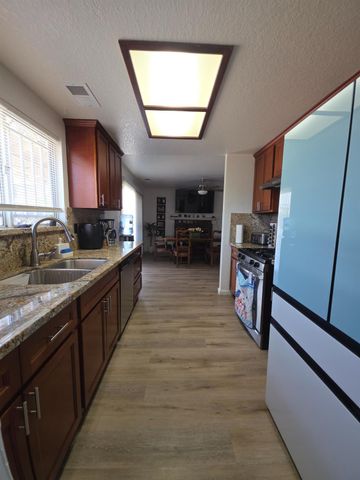 2715 Dogwood Ct, Stockton, CA 95210