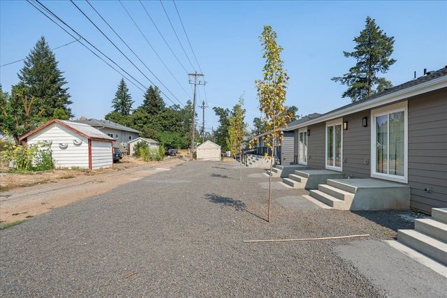916 2nd St, Cheney, WA 99004