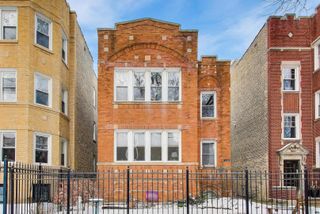 2036 W Farragut Avenue, Chicago, IL 60625