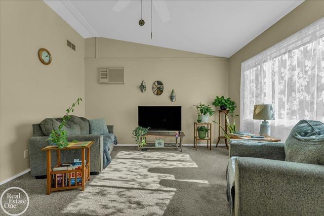 2553 Spruce Street, Port Huron, MI 48060