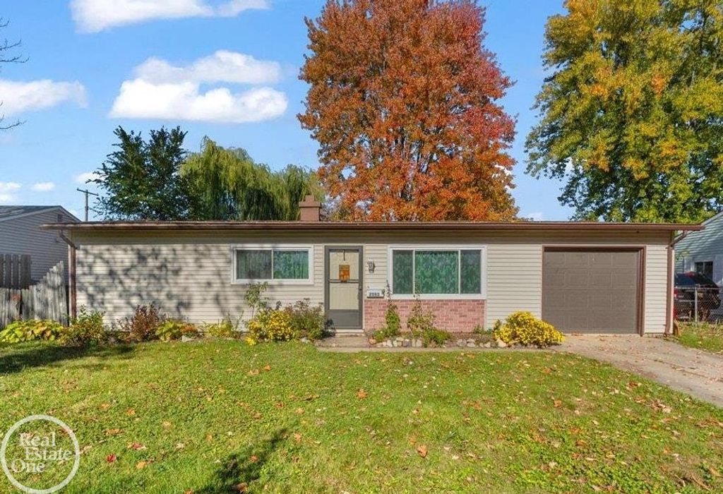 2553 Spruce Street, Port Huron, MI 48060