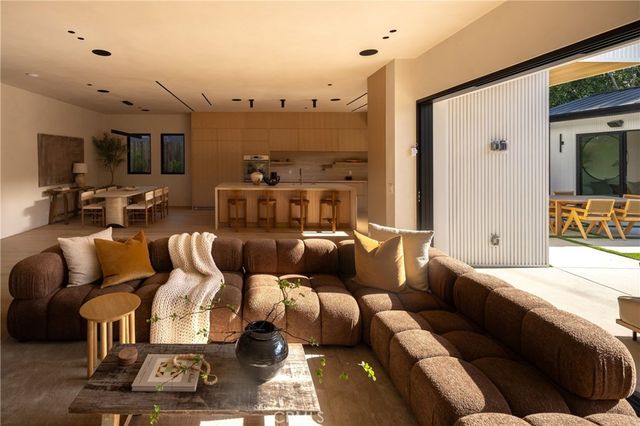 4140 Kraft Avenue, Studio City, CA 91604