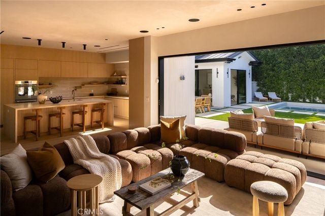 4140 Kraft Avenue, Studio City, CA 91604