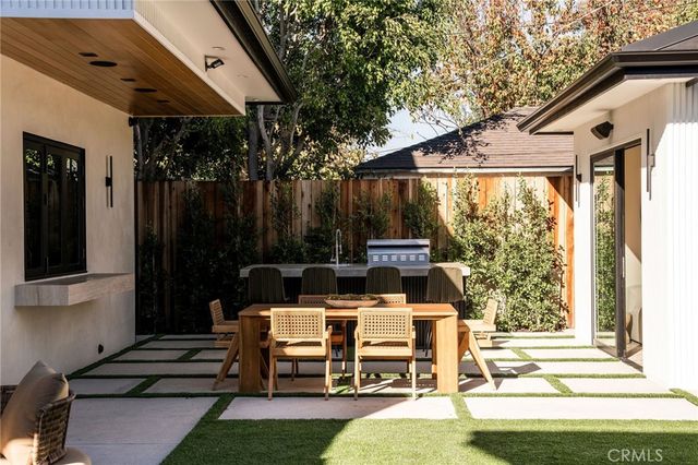 4140 Kraft Avenue, Studio City, CA 91604