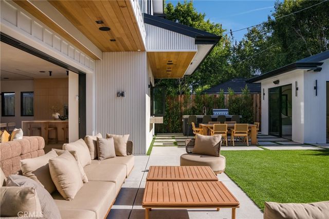 4140 Kraft Avenue, Studio City, CA 91604