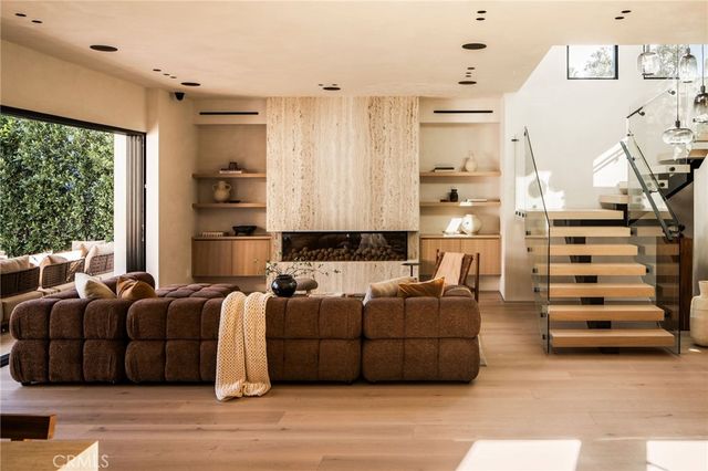 4140 Kraft Avenue, Studio City, CA 91604