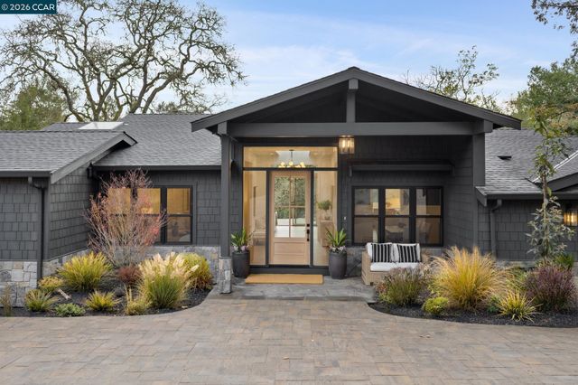 25 Snowberry Lane, Orinda, CA 94563