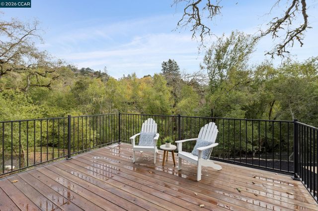 25 Snowberry Lane, Orinda, CA 94563