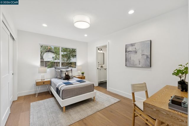 25 Snowberry Lane, Orinda, CA 94563