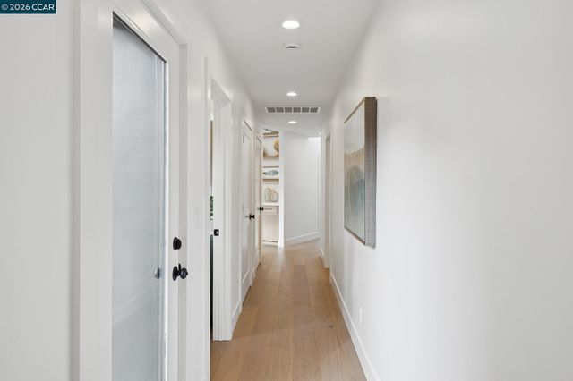 25 Snowberry Lane, Orinda, CA 94563