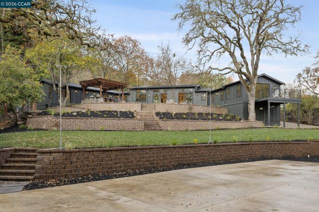 25 Snowberry Lane, Orinda, CA 94563