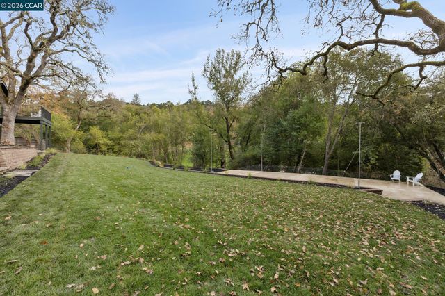 25 Snowberry Lane, Orinda, CA 94563