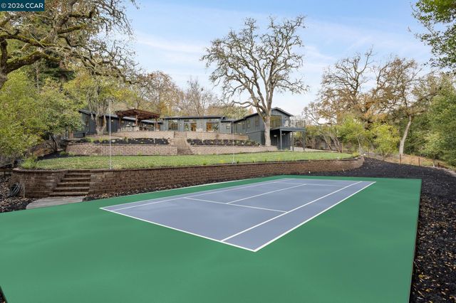 25 Snowberry Lane, Orinda, CA 94563